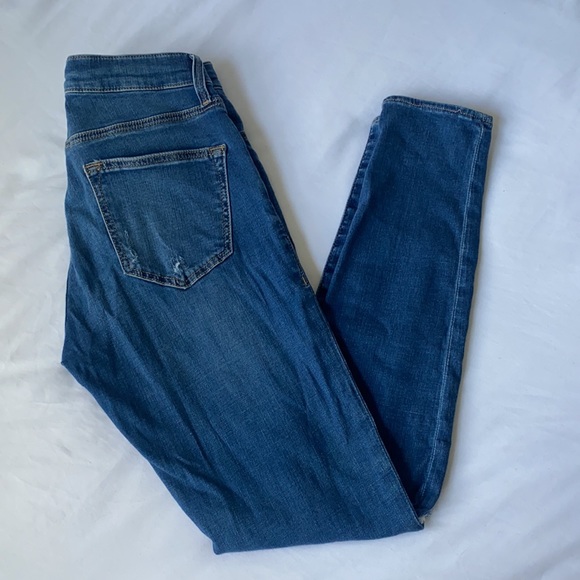 TOPSHOP Moto Leigh Skinny Rip Knee Jeans - Picture 6 of 6